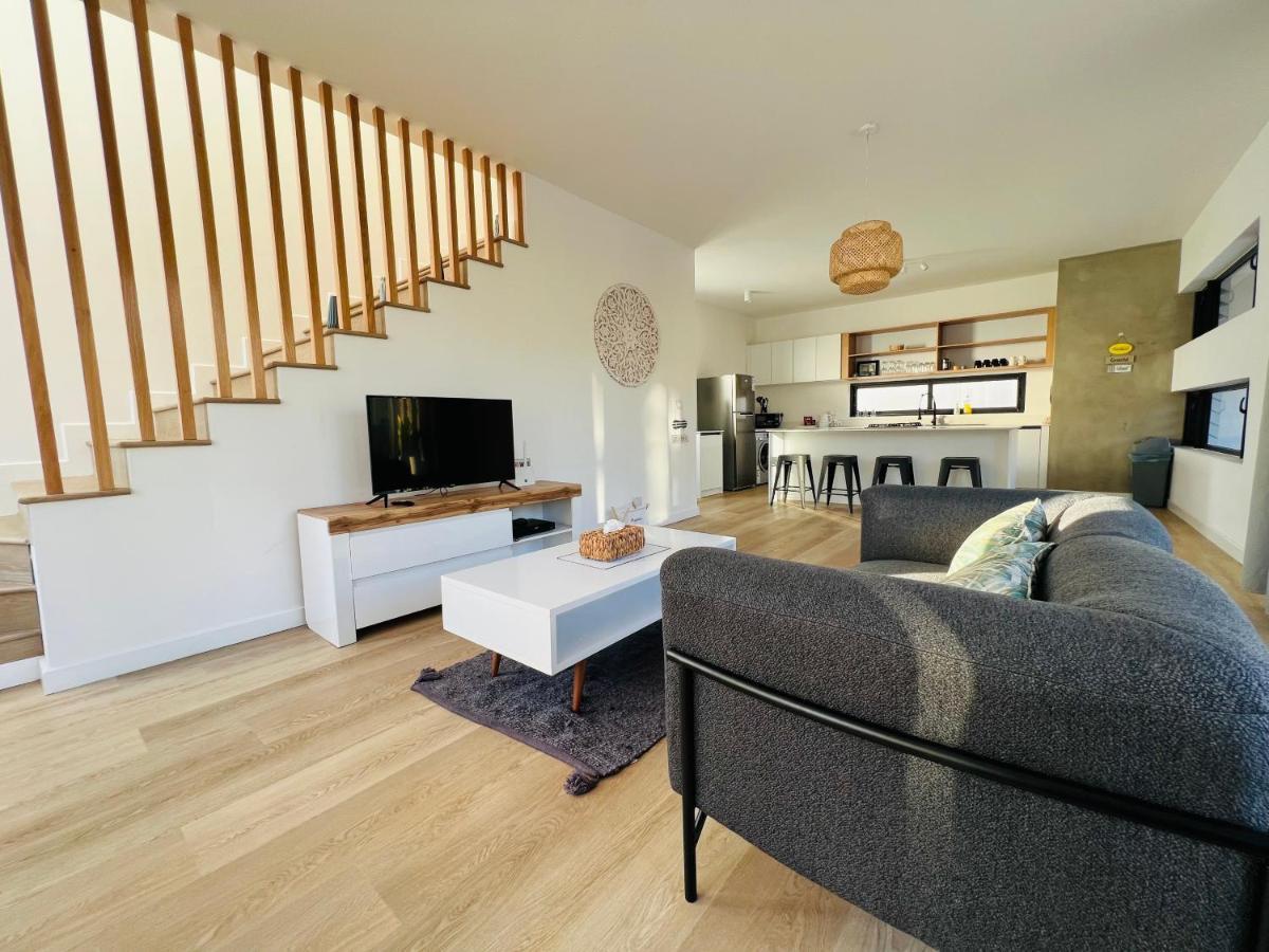 Into The Sea - Modern Home Close To The Beach Албион Екстериор снимка
