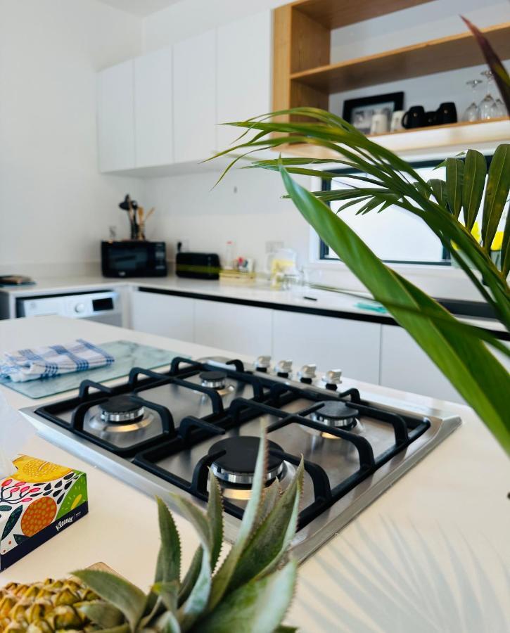 Into The Sea - Modern Home Close To The Beach Албион Екстериор снимка