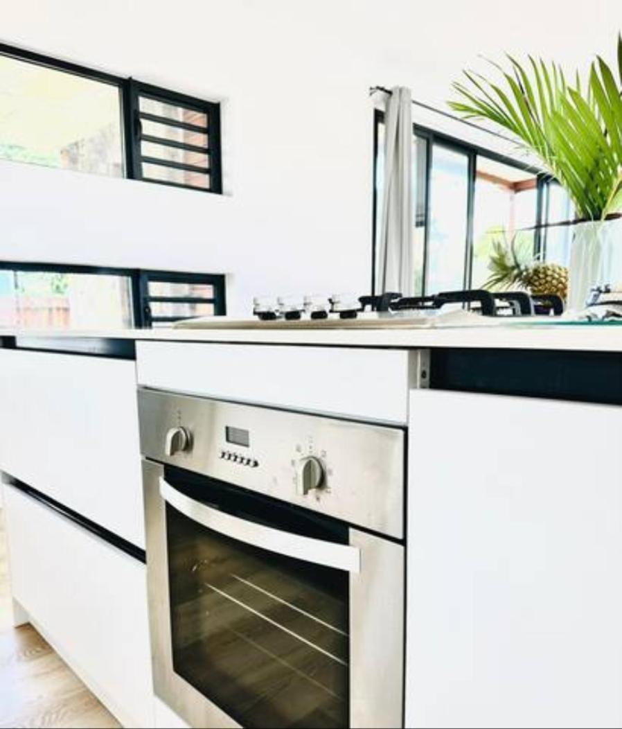 Into The Sea - Modern Home Close To The Beach Албион Екстериор снимка